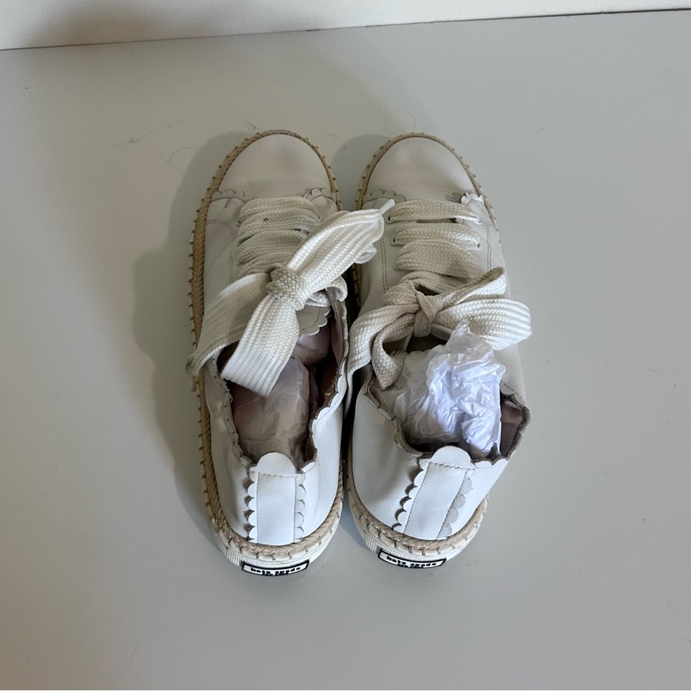 Kate Spade White Leather Scalloped Sneakers size 9 - Picture 6 of 6